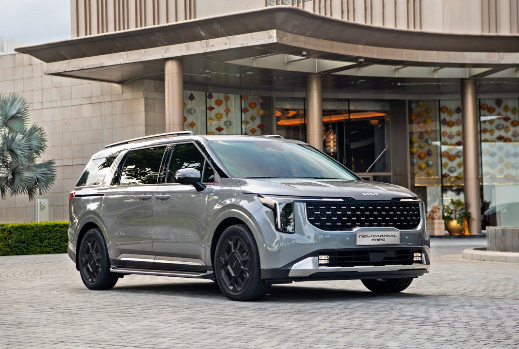 So sánh chi tiết VW Viloran và Kia Carnival của VW Hà Nội 2