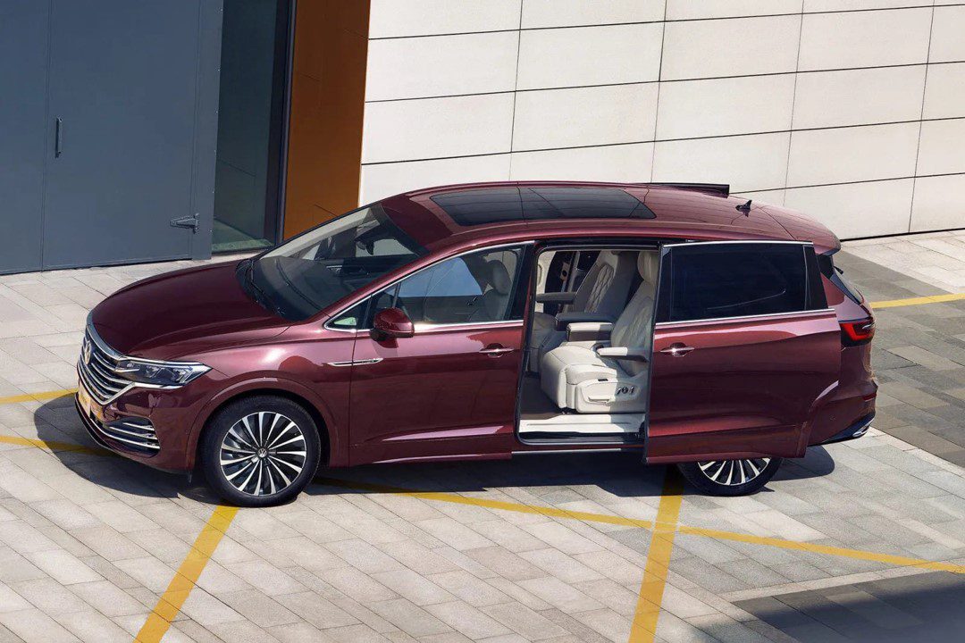 VW Viloran – MPV Hạng Sang Cho Gia Đình Thành Đạt Tại Volkswagen Hà Nội 1